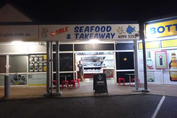 4 Mile Seafood & Takeaway Logo