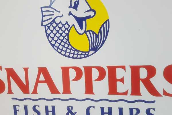 Snappers Fish & Chips Logo